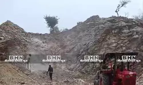 बदनोर के गोवलिया में रात के अंधेरे के साथ ही चालू होता अवैध सोडे का खनन