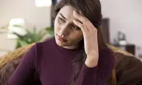 अधिक तनाव होने पर शरीर में दिखते हैं ये लक्षण, ना करें अनदेखा