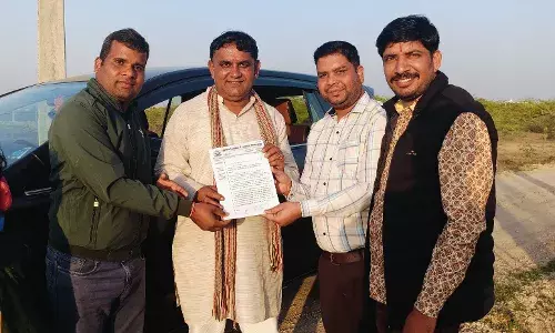 सामुदायिक स्वास्थ्य अधिकारियों ने मांगों को लेकर विधायक सांखला को सौंपा ज्ञापन