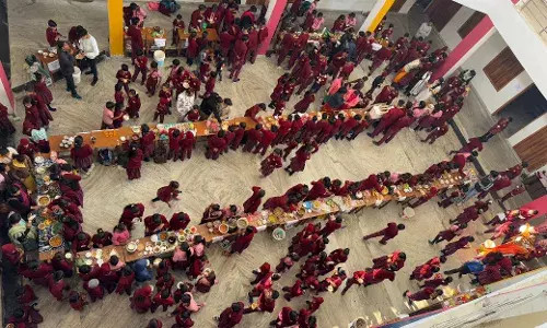 स्कूल में लगा बाल मेला,  बच्चों ने लगाई खाद्य सामग्रियों की स्टाॅल, प्रतियोगिताएं हुई आयोजित