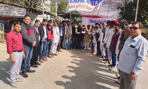 जिला बचाओ आंदोलन: 34 वे दिन भी लगातार जारी,क्रमिक अनशन पर नामदेव छिपा एवं दर्जी समाज के सदस्य बैठे