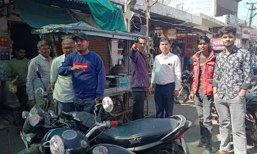 नगरपालिका अधिशाषी अधिकारी ने बस स्टैंड अतिक्रमणकारियों को दिया अल्टीमेटम