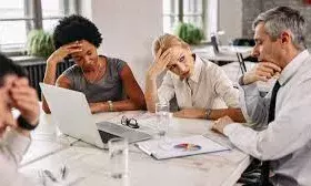 ये 5 आदतें ऑफिस या वर्क प्लेस में आपकी पर्सनालिटी को करती हैं गिराने का काम ये 5 आदतें ऑफिस या वर्क प्लेस में आपकी पर्सनालिटी को करती हैं गिराने का काम