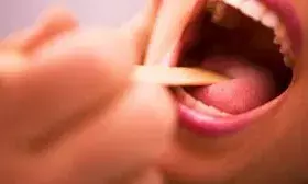 तंबाकू न खाने वाले भी हो रहे मुंह के कैंसर का शिकार, डॉक्टर ने बताए ये कारण