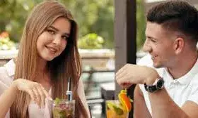 गर्लफ्रेंड के सामने खाना ऑर्डर करते समय याद रखें ये 5 बातें, बढ़ेगा इंप्रेशन गर्लफ्रेंड के सामने खाना ऑर्डर करते समय याद रखें ये 5 बातें, बढ़ेगा इंप्रेशन