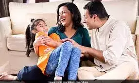 क्या आपके बच्चे को भी बात करने में होती है झिझक? इन टिप्स से बूस्ट करें उनका कॉन्फिडेंस क्या आपके बच्चे को भी बात करने में होती है झिझक? इन टिप्स से बूस्ट करें उनका कॉन्फिडेंस