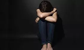 औरत क्यों जल्दी डिप्रेशन की हो जाती हैं शिकार, जानें सबकुछ