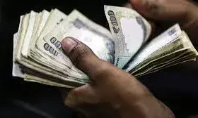 घर के इन तीन स्थानों पर भूलकर भी नहीं रखना चाहिए धन, जानें क्या कहता है वास्तु शास्त्र घर के इन तीन स्थानों पर भूलकर भी नहीं रखना चाहिए धन, जानें क्या कहता है वास्तु शास्त्र