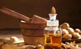 हर स्किन को नहीं सूट करता बादाम तेल, लगाने से पहले जान लें ये जरूरी बातें