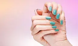 नेल एक्सटेंशन करवाने जा रही हैं तो जान लें क्या हो सकते हैं इससे नुकसान