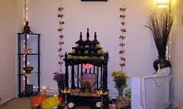 घर के मंदिर में जरूर रखें ये 4 चीजें, बदल जाएगा आपका भाग्य