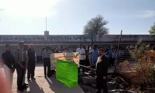 निकाली प्लास्टिक बहिष्कार रैली