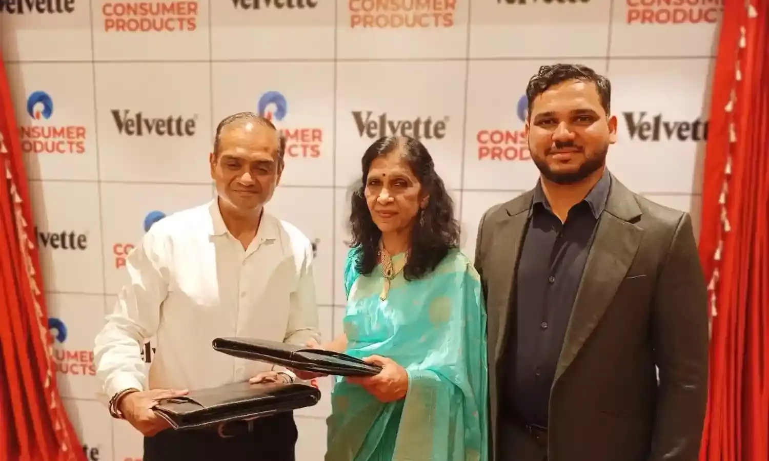 रिलायंस कंज्यूमर प्रोडक्ट्स लिमिटेड ने वेल्वेट का अधिग्रहण किया