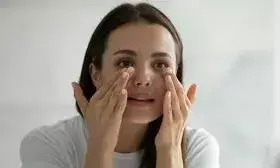 घर पर मौजूद इन चीजों में होते हैं सनस्क्रीन के गुण, स्किन को बनाता है चमकदार घर पर मौजूद इन चीजों में होते हैं सनस्क्रीन के गुण, स्किन को बनाता है चमकदार