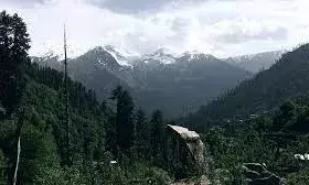 हसीन वादियों के बीच फुर्सत के पल बिताने के लिए परफेक्ट है हिमाचल का ये खूबसूरत हिल स्टेशन