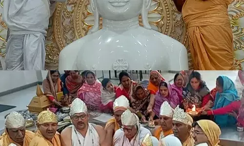 श्री पदम प्रभु भगवान का मोक्ष कल्याणक महोत्सव पर सभी प्रतिमाओं का महा मस्तकाभिषेक , निर्वाण लाडू चढ़ाया। श्री पदम प्रभु भगवान का मोक्ष कल्याणक महोत्सव पर सभी प्रतिमाओं का महा मस्तकाभिषेक , निर्वाण लाडू चढ़ाया।