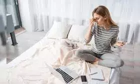 कहीं आप बिस्तर पर बैठे कर लैपटॉप का इस्तेमाल तो नहीं करते !