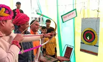 किशोरी शैक्षिक मेले  में छात्राओं ने  स्टॉल लगाकर किया प्रदर्शन, विधायक मीणा ने साधा निशाना