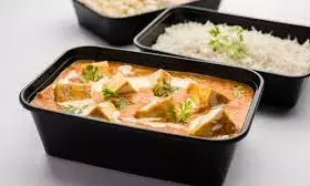 प्लास्टिक की चीजों में भोजन करने के क्या हैं नुकसान? डॉक्टर से जानिए