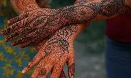 क्या कहें इसे- भविष्य की कला या कला का भविष्य?