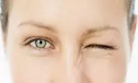 महिलाओं की दायीं आंख फड़कने का मतलब, बढ़ सकती है मुसीबत, जानें इसके संकेत और उपाय महिलाओं की दायीं आंख फड़कने का मतलब, बढ़ सकती है मुसीबत, जानें इसके संकेत और उपाय