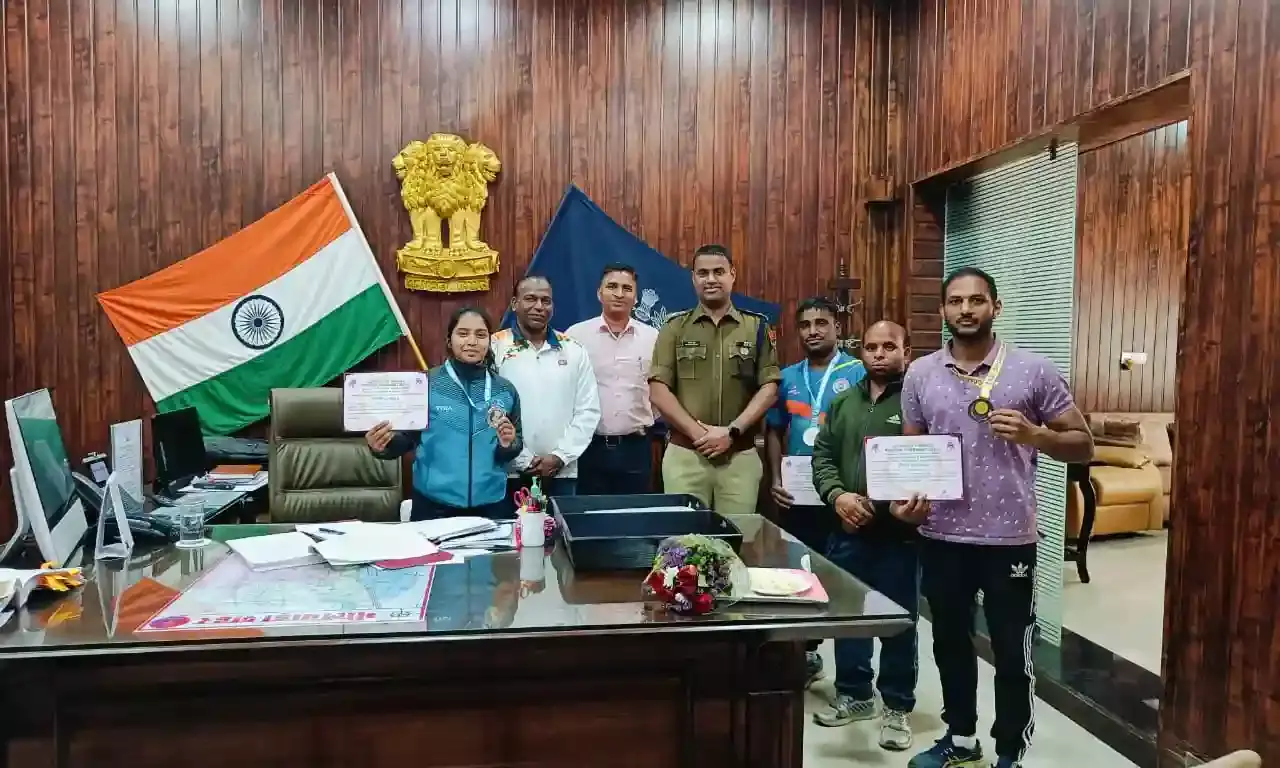 शिव व्यायाम शाला पुर के पहलवानो ने राष्ट्रीय कुश्ती में जीते 3 पदक