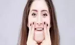 40 प्लस महिलाएं रोजाना करें ये फेस एक्सरसाइज, जवां दिखेगा चेहरा 40 प्लस महिलाएं रोजाना करें ये फेस एक्सरसाइज, जवां दिखेगा चेहरा