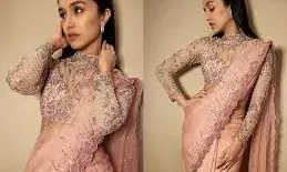 इन 5 तरीकों से स्टाइल करें लॉन्ग लेंथ ब्लाउज, देखते रह जाएंगे सब