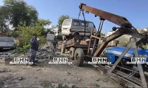 नगर परिषद ने आर. के. जिला चिकित्सालय के बाहर हटाया अतिक्रमण