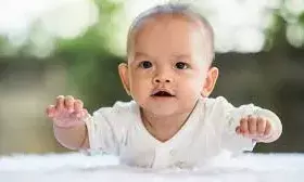 नवजात बच्चे में इन लक्षणों को न करें नजरअंदाज, गभीर बीमारियों का हो सकता है संकेत नवजात बच्चे में इन लक्षणों को न करें नजरअंदाज, गभीर बीमारियों का हो सकता है संकेत