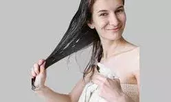 बालों की ग्रोथ को बढ़ाएंगे ये 3 नेचुरल हेयर स्प्रे, जानिए घर पर कैसे बनाएं