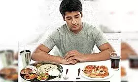 कहीं आप भी गलत टाइम पर तो नहीं खाते? जानें आयुर्वेद के अनुसार क्या है भोजन करने का सही समय