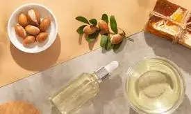 चेहरे की मसाज के लिए कौन सा तेल है बेस्ट- जानें 5 फायदेमंद तेल और उनके लाभ