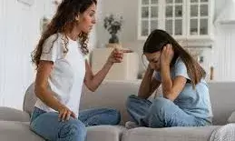 मां की इन गलतियों की सजा भुगतते हैं बच्चे, दिल और दिमाग पर पड़ता है बुरा असर