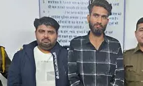 अवैध हुक्का बार संचालन: दो आरोपी गिरफ्तार, 94 हुक्के बरामद