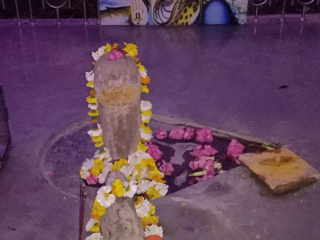 गेणोली गांव में महाशिवरात्रि पर्व को लेकर मंदिर पर रंग बिरंगी रोशनी से की सजावट गेणोली गांव में महाशिवरात्रि पर्व को लेकर मंदिर पर रंग बिरंगी रोशनी से की सजावट