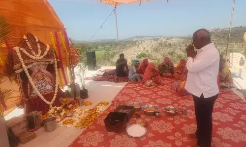 भाजपा जिलाध्यक्ष गाडरी ने शिवरात्रि पर बेलपत्र के 108 पौधे लगाकर खुशहाली की कामना की भाजपा जिलाध्यक्ष गाडरी ने शिवरात्रि पर बेलपत्र के 108 पौधे लगाकर खुशहाली की कामना की