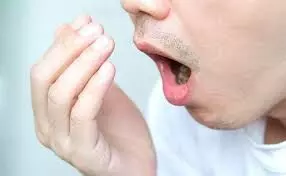 मुंह से आती है गंदी बदबू? लूस होता है कंफिडेंस, फॉलो कर लें ये 5 टिप्स मुंह से आती है गंदी बदबू? लूस होता है कंफिडेंस, फॉलो कर लें ये 5 टिप्स