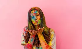 चेहरे पर लगा होली पक्का रंग होगा चुटकियों में साफ, आजमाएं ये तरीके