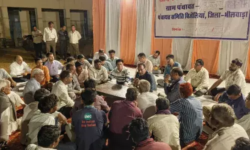 सुखपुरा में रात्रि चौपाल कार्यक्रम के तहत एसडीएम ने सुनी जन -समस्याएं सुखपुरा में रात्रि चौपाल कार्यक्रम के तहत एसडीएम ने सुनी जन -समस्याएं