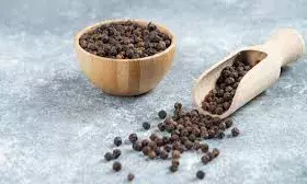 आप जो काली मिर्च खा रहे हैं वो असली है या नकली, FSSAI ने बताया कैसे करें पहचान