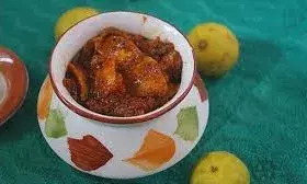 घर पर बनाएं स्वादिष्ट नीबू का खट्टा अचार,स्वाद और सेहत दोनों के लिए बेस्ट