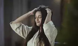 होली पर बालों को गुलाल से है बचाना, ट्राई करें ये स्टाइलिश और सेफ हेयरस्टाइल