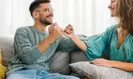 अपने पसंदीदा व्यक्ति को लाइफ पार्टनर बनाते हैं इस मूलांक के लोग, होती हैं और भी कई खूबियां