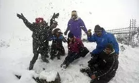 कश्मीर के कुपवाड़ा में मार्च महीने में लें स्नोफॉल का मजा, एक्सप्लोर करें ये जगहें