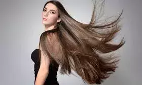 बाल होंगे मजबूत और घने, इस तरह बनाएं नेचुरल इंग्रेडिएंट्स से टोनर