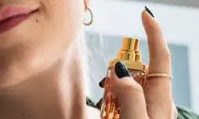 रात को परफ्यूम लगाने की ना करें भूल, इन परेशानियों का करना पड़ सकता है सामना रात को परफ्यूम लगाने की ना करें भूल, इन परेशानियों का करना पड़ सकता है सामना