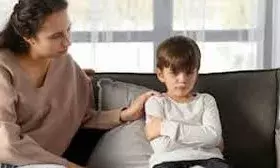 अगर आपका बच्चा भी चुपचाप और बहुत शांत रहता है तो हो सकता है खतरनाक, जानें वजह