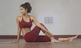 महिलाएं फिट रहने के लिए रोजाना करें ये योगासन, एक्सपर्ट की राय