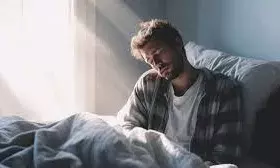 नींद पूरी होने के बाद भी रहती है सुस्ती? एक्सपर्ट ने बताया कैसे दूर करें ये समस्या